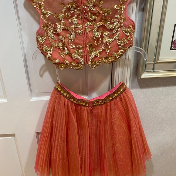 SHERRI HILL 45112 SZ 2 CORAL GOLD 2 PC SKIRT CROP COCKTAIL HOMECOMEING DRESS - Picture 2 of 13